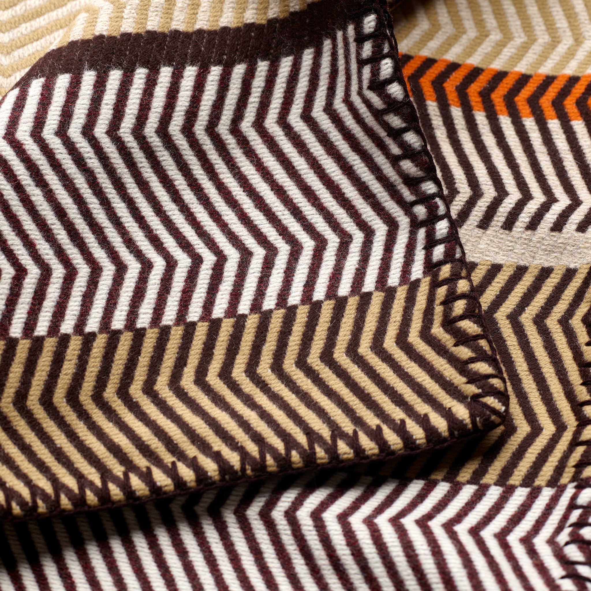 FOX x DR Jacquard Grand Herringbone Blanket