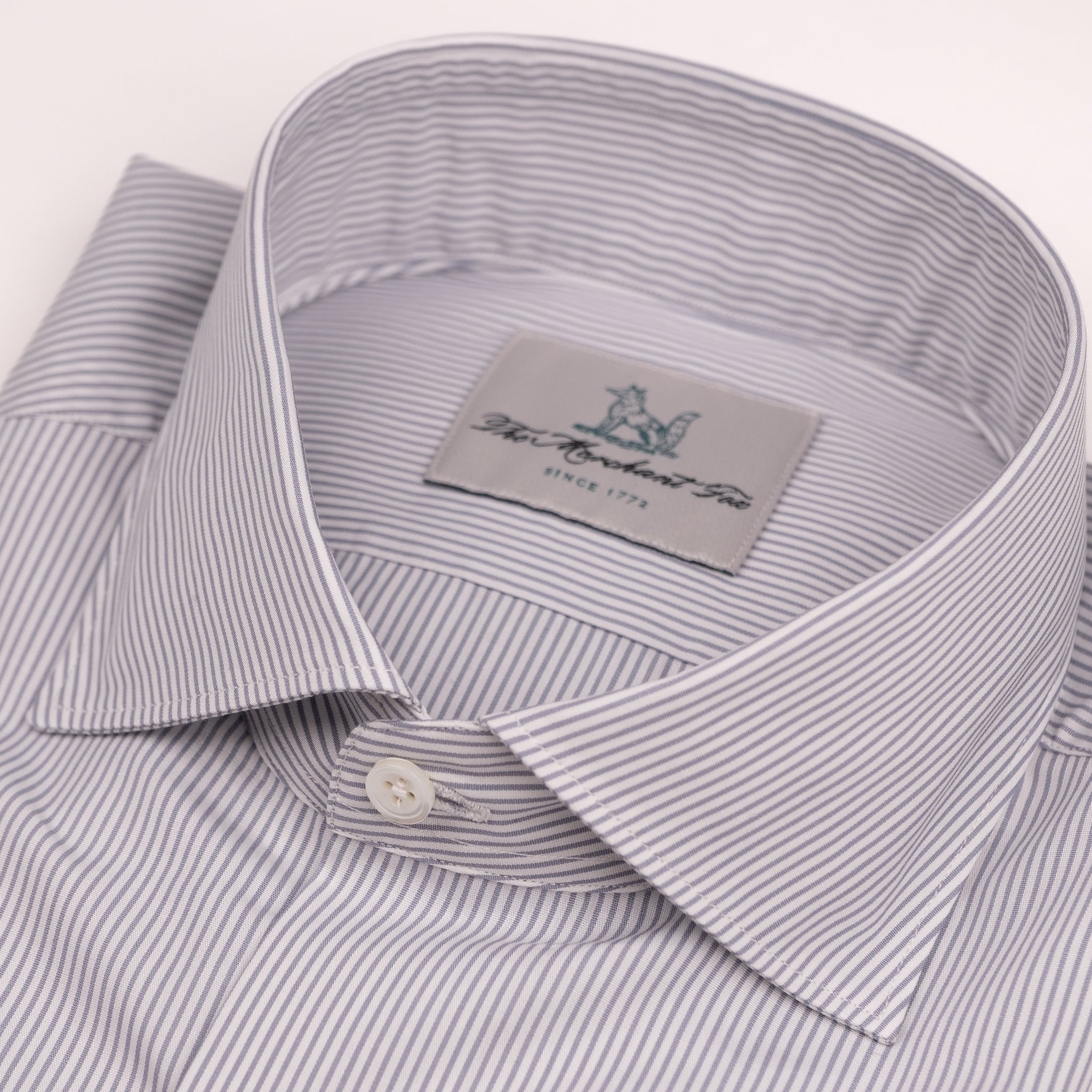 The Niven Fox Classic Light Grey Popeline Stripe Shirt spread collar detail