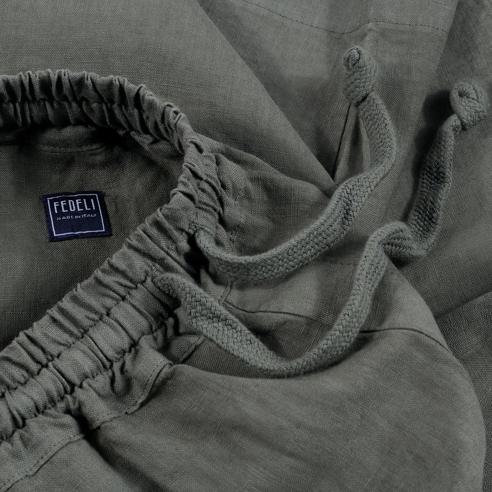 Fedeli Linen Bermuda Shorts in Dark Harbour Green