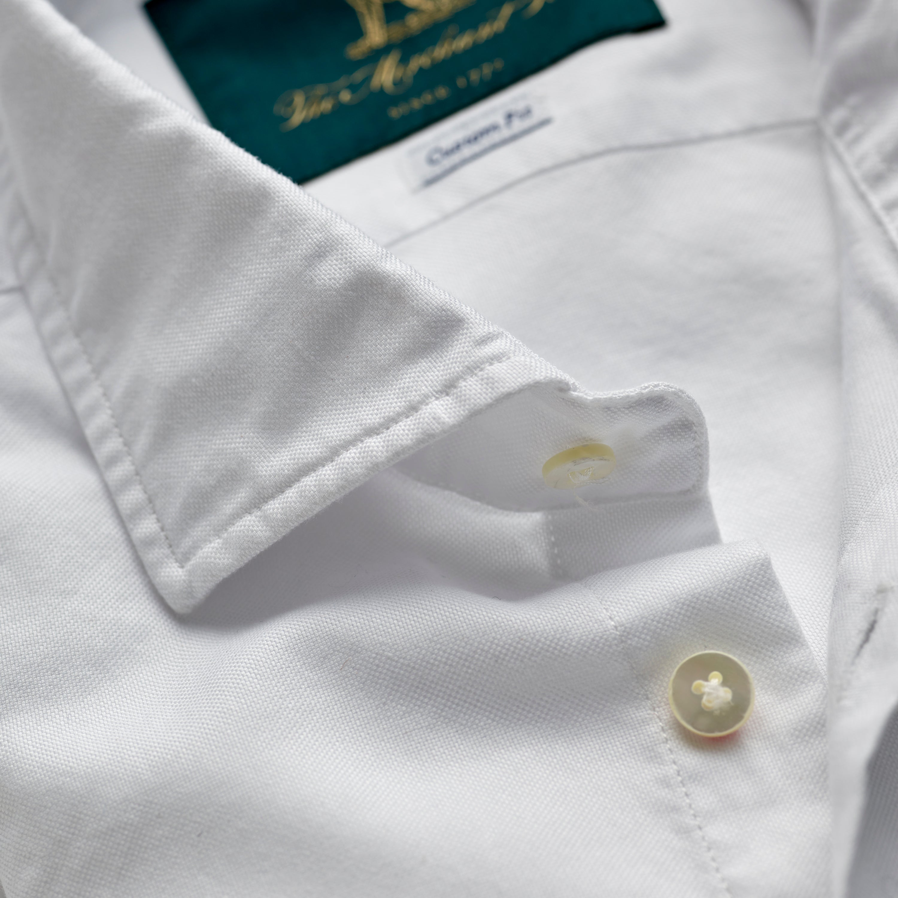 Spread Collar Oxford Cotton Shirt in White